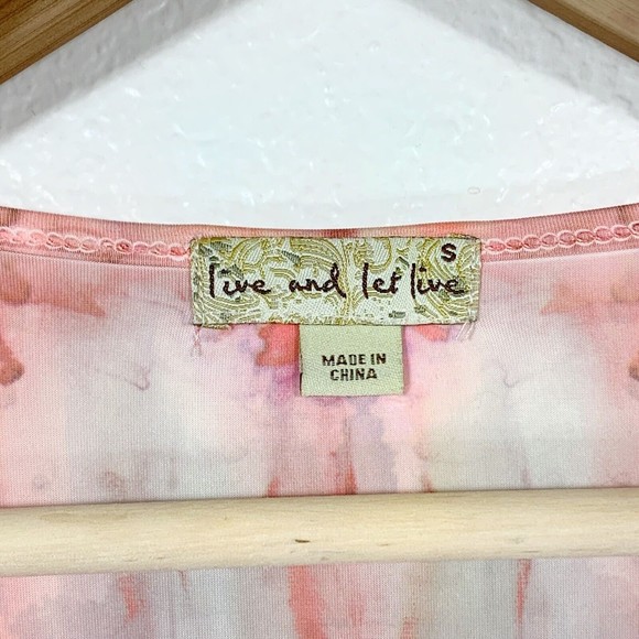 Live & Let Live sublimation embroidered short sleeve sway blouse size small - Picture 5 of 9